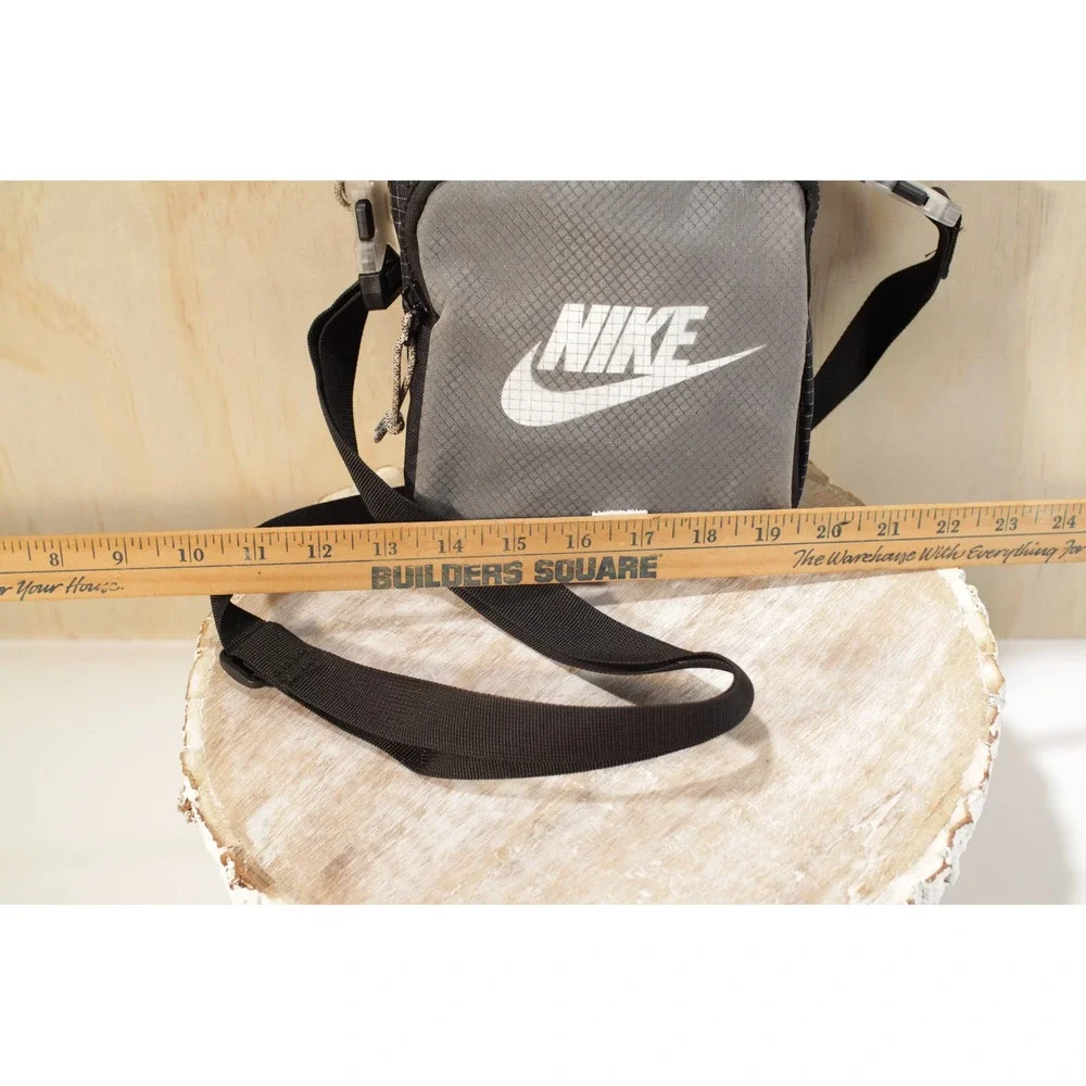 Nike Heritage 2.0 Crossbody Bag Grey Black Grid Ripstop Small Messenger Bag